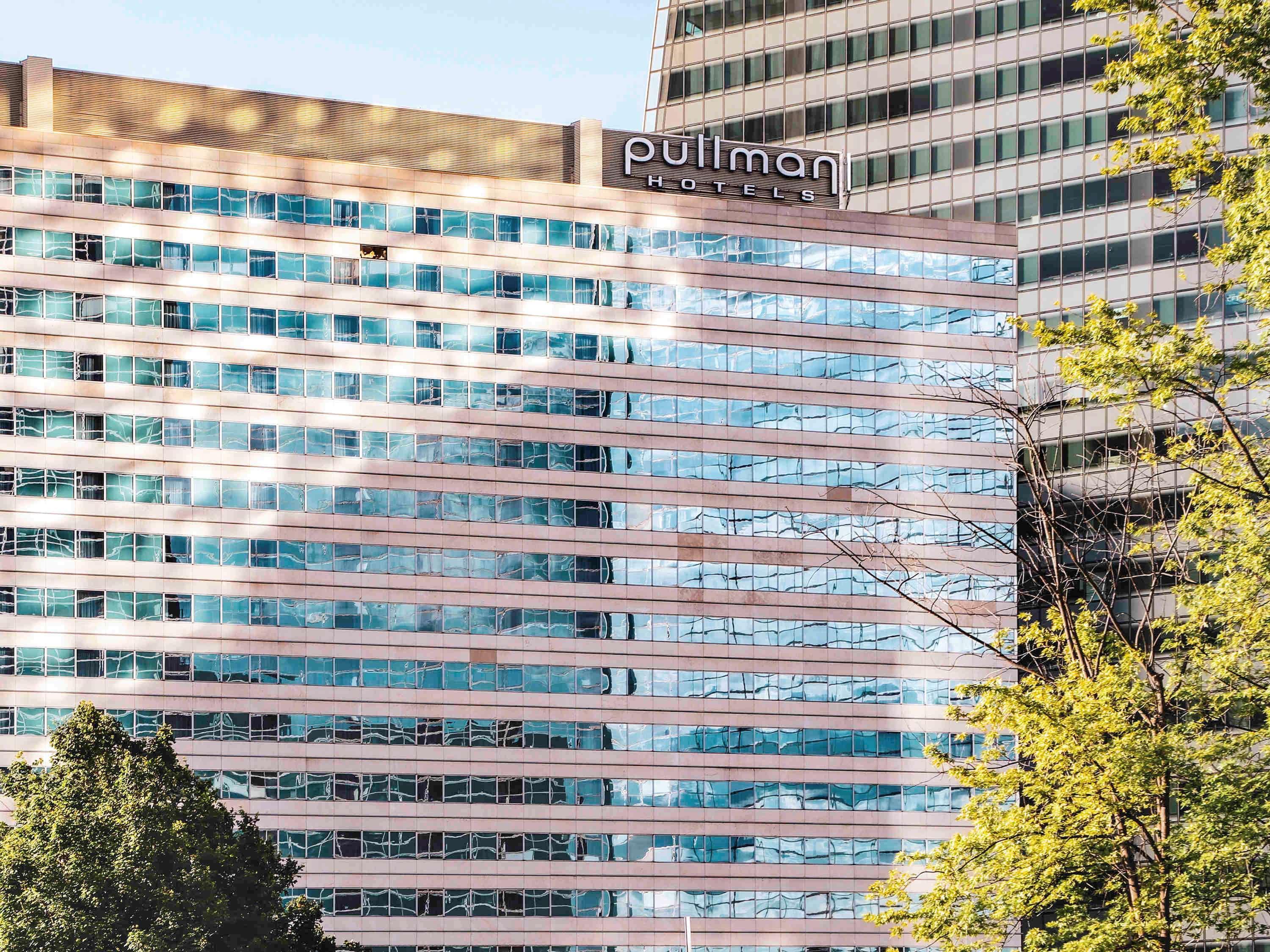 Pullman Paris La Defense Otel Courbevoie Dış mekan fotoğraf Pullman Paris-Tour Eiffel