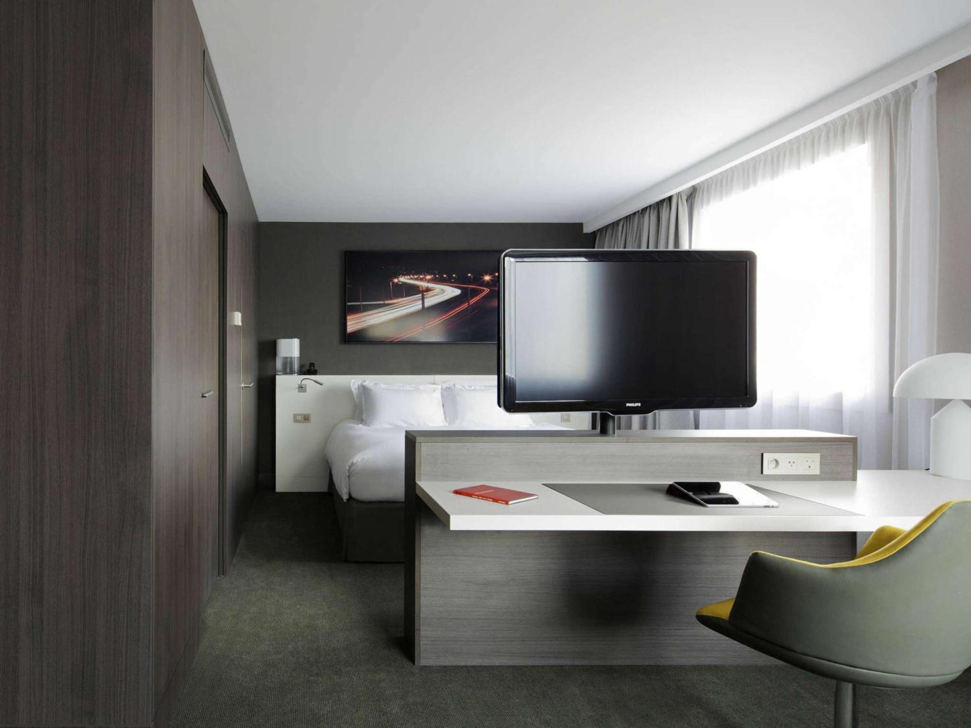 Pullman Paris La Defense Otel Courbevoie Dış mekan fotoğraf
