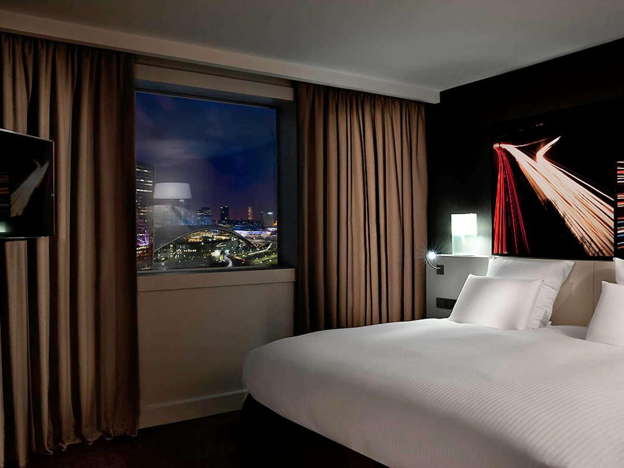 Pullman Paris La Defense Otel Courbevoie Dış mekan fotoğraf